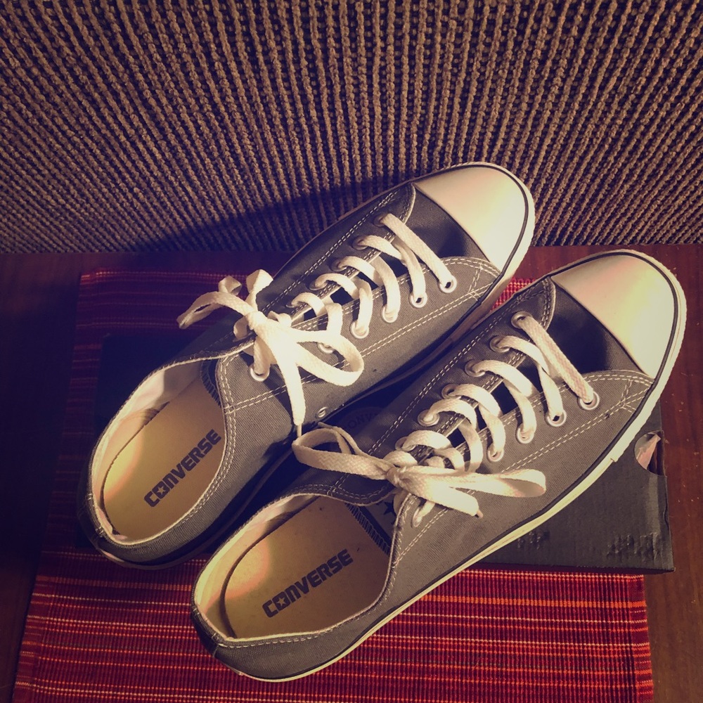 BNIB Charcoal Converse sz 12 Men’s